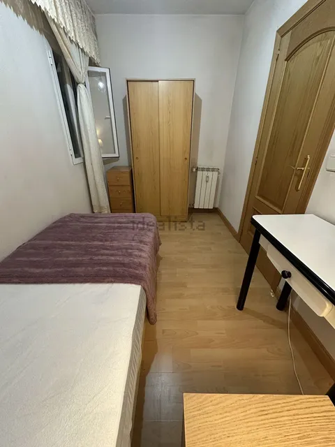 Habitación en alquiler, Madrid (2/3)