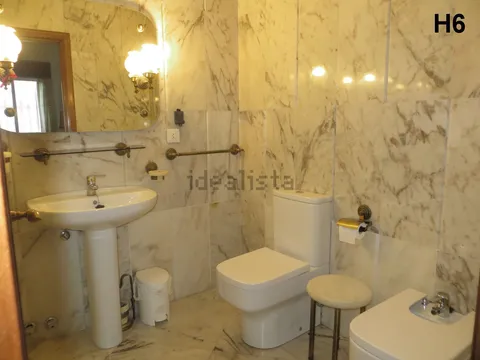 Room for rent, Seville