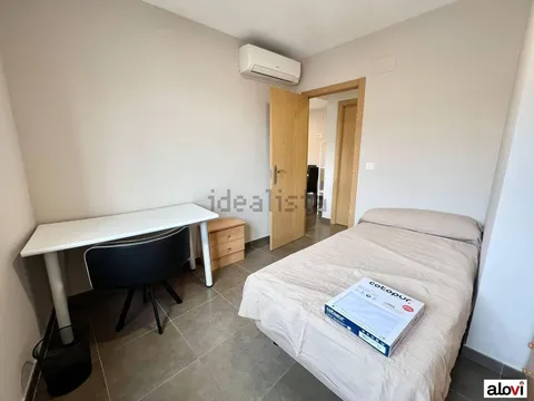 Flat 100 m² in Granada