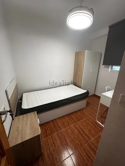 Quarto para alugar, Alzira