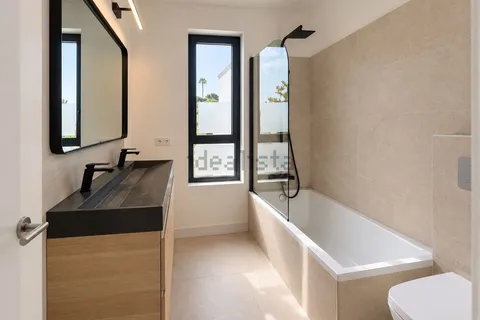House 208 m² in Esporles