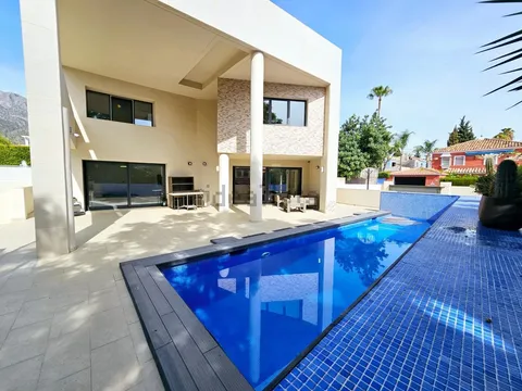 House 300 m² in Marbella