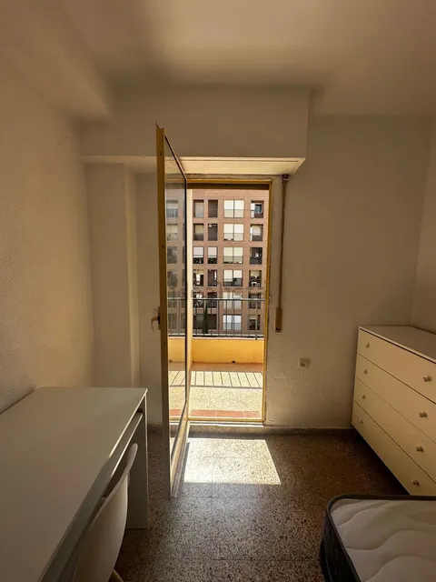 Chambre à louer, Valence (2/5)