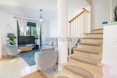 Casa de 250 m² en Estepona