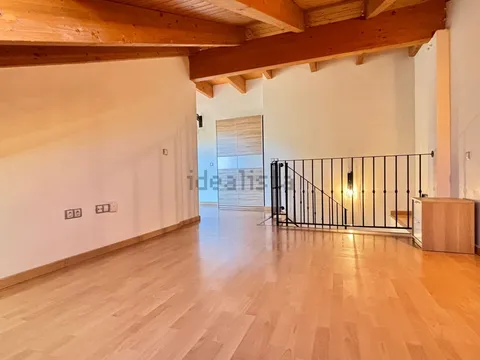 Flat 94 m² in Cadrete
