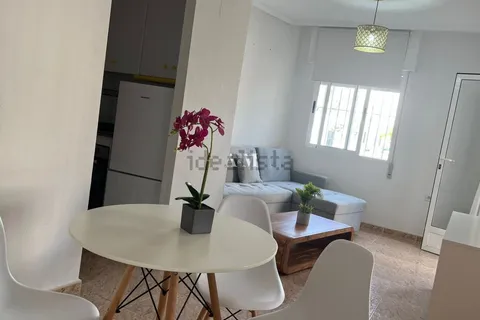 Piso de 60 m² en Torrevieja (2/12)