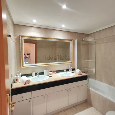 Wohnung 950 m² in Estepona