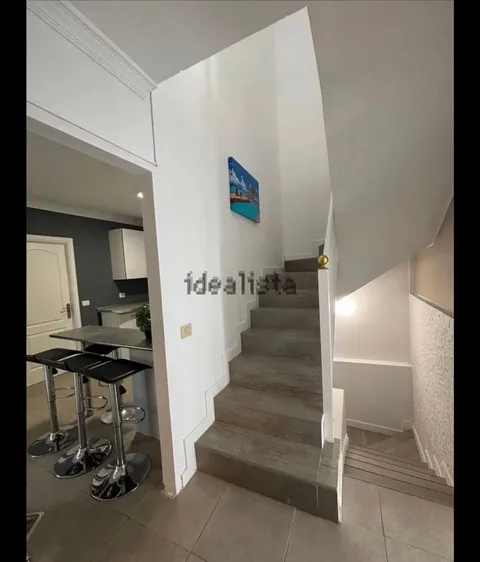 Room for rent, Arona