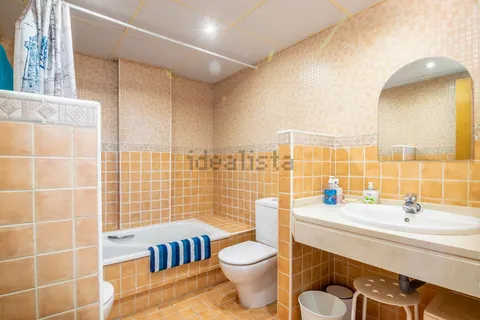 Casa de 250 m² en Estepona