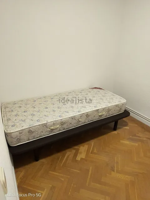 Habitació de lloguer, Madrid (2/3)
