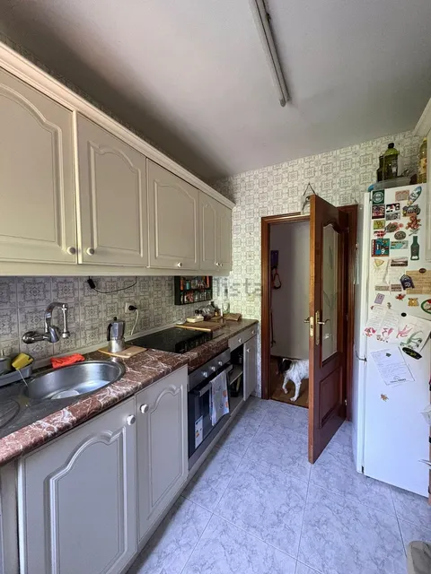 Room for rent, Madrid (2/6)