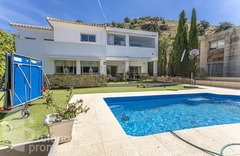 Haus 402 m² in Málaga