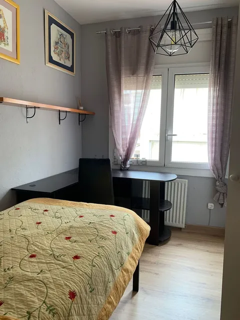 Habitació de lloguer, Roses