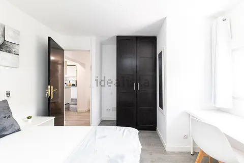 Room for rent, Madrid (4/8)