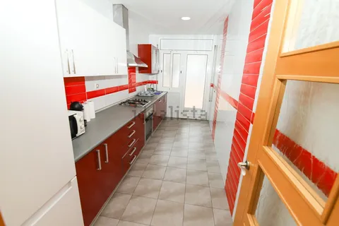 Casa de 210 m² a Montcada i Reixac