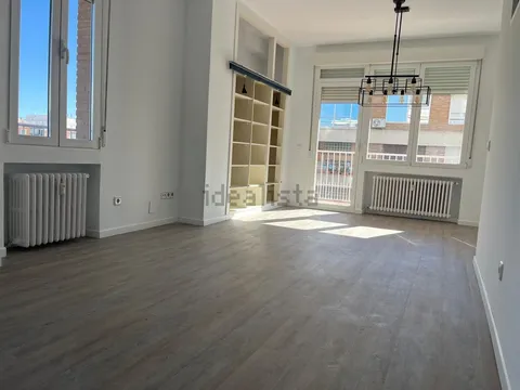 Wohnung 77 m² in Madrid