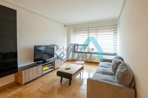 Pis de 86 m² a Oviedo