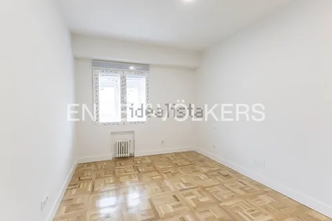 Wohnung 98 m² in Madrid