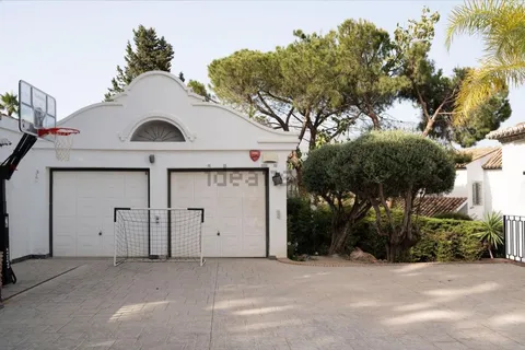 Haus 620 m² in Marbella