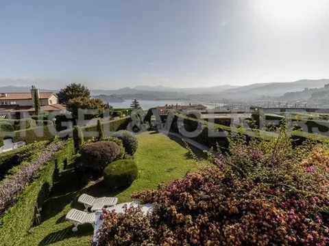 House 300 m² in Baiona