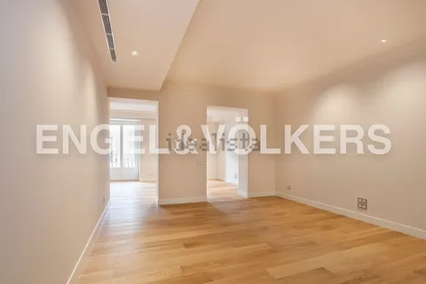 Wohnung 217 m² in Madrid