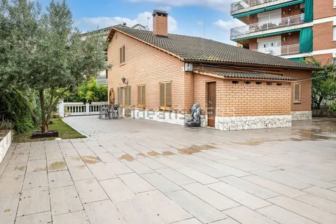 Будинок 262 м² у Sant Andreu de la Barca