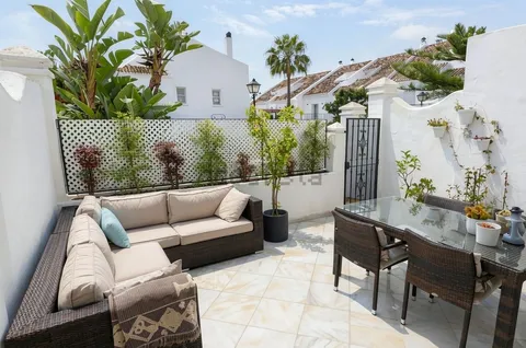 House 300 m² in Marbella (4/12)