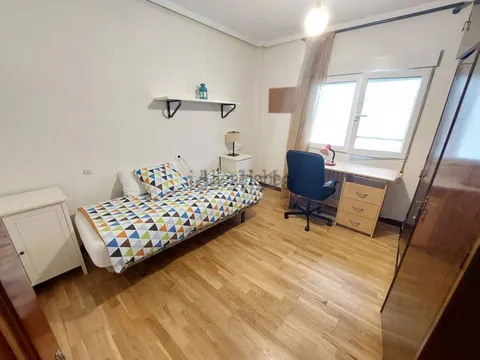 Pis de 89 m² a Oviedo