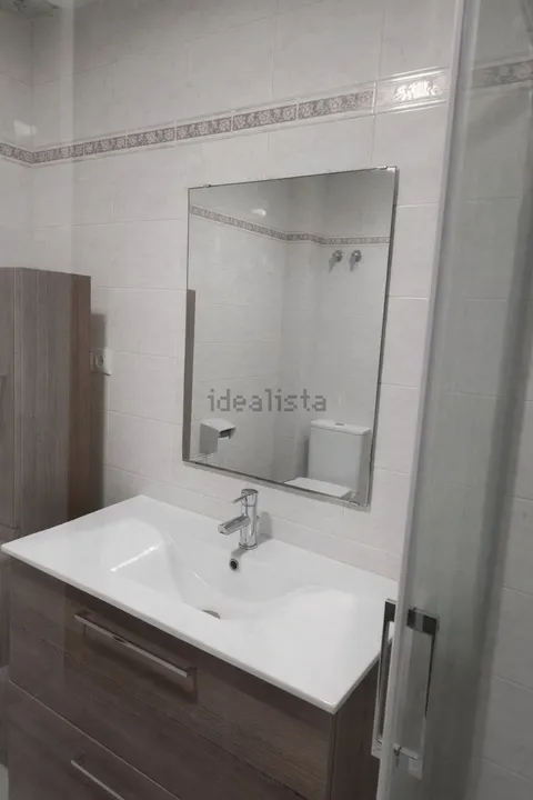 Habitació de lloguer, Avinyonet de Puigventós (2/3)