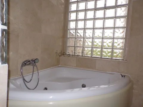 Casa de 230 m² a Bargas