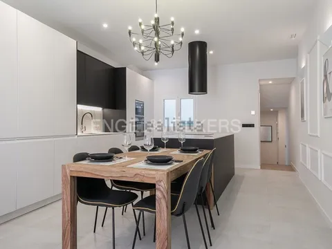 Wohnung 118 m² in Valencia (2/48)