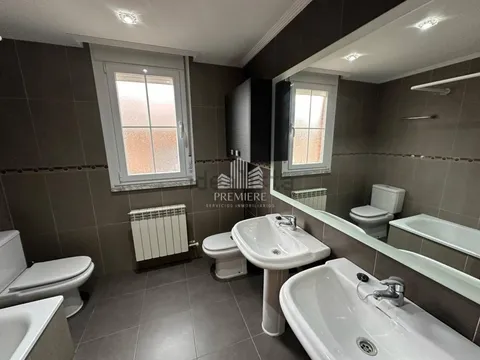 Casa 222 m² a Villares de la Reina