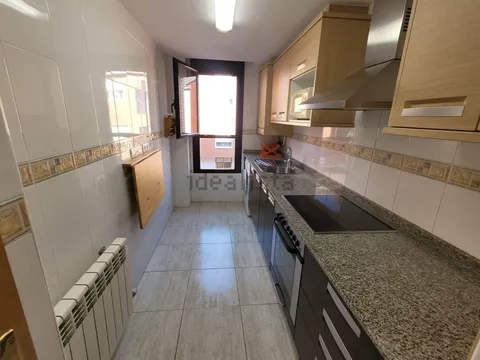 Wohnung 75 m² in La Puebla de Alfindén