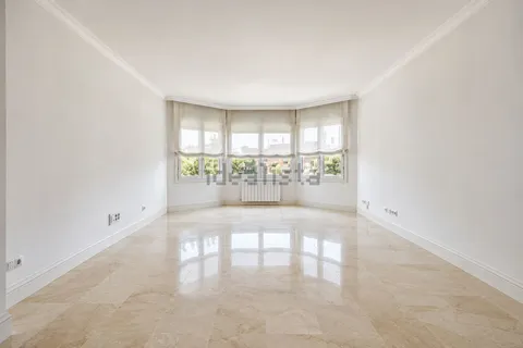 Flat 158 m² in Madrid