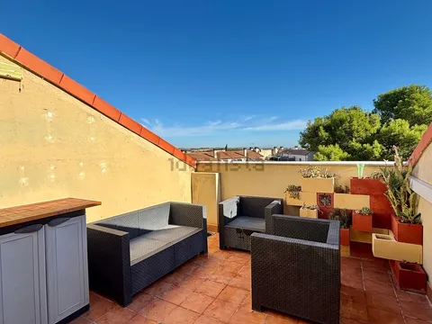 Flat 94 m² in Cadrete