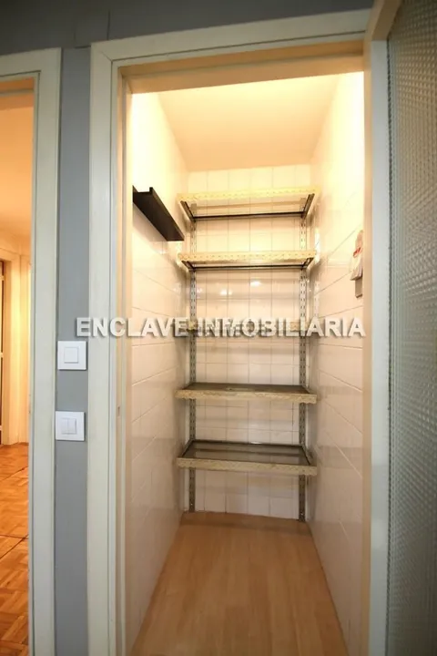 Pis de 230 m² a Oviedo