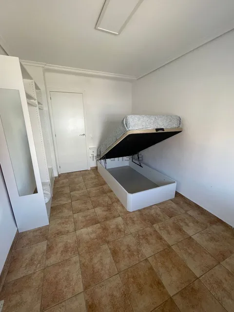 Chambre à louer, Valence