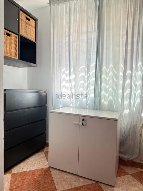 Room for rent, Madrid (2/5)