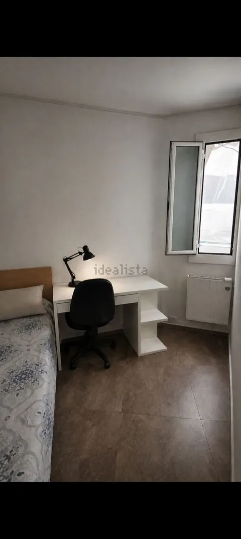 Room for rent, Barcelona (2/9)