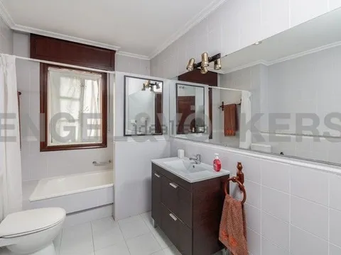 House 300 m² in Baiona