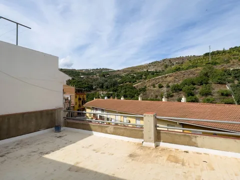 Haus 288 m² in Ítrabo