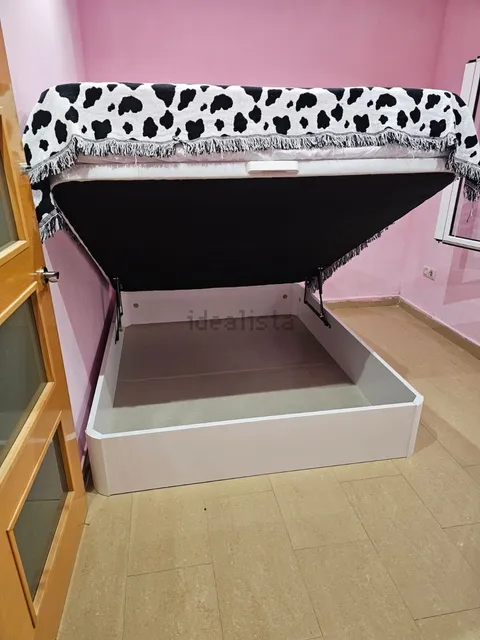Chambre à louer, Figuières