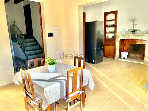 Quarto para alugar, Ariany