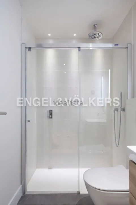 Wohnung 217 m² in Madrid