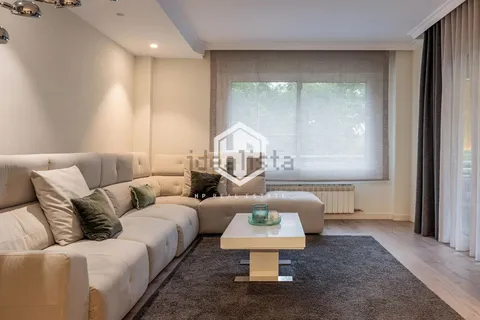 Flat 175 m² in Barcelona (2/37)