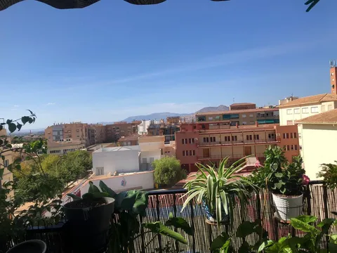 Piso de 88 m² en Granada