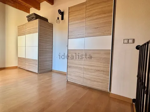 Flat 94 m² in Cadrete