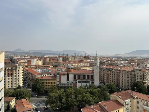 Pis de 103 m² a Pamplona