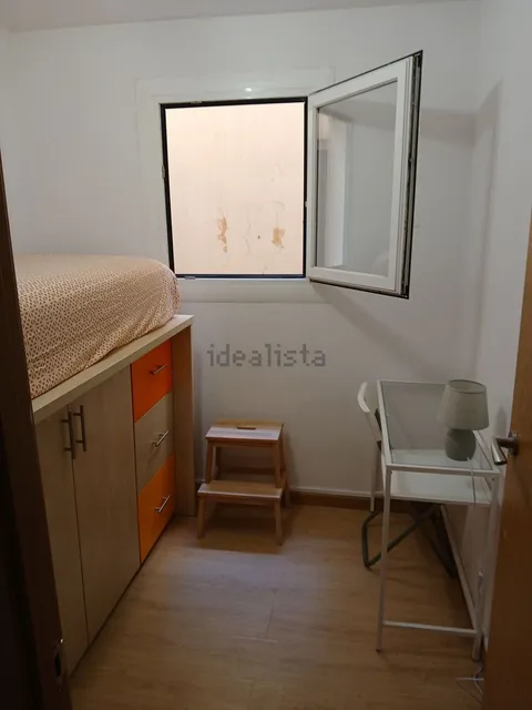 Room for rent, Barcelona (2/7)