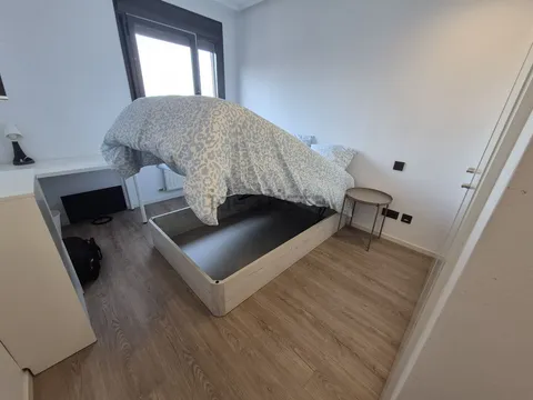 Room for rent, Madrid (2/7)